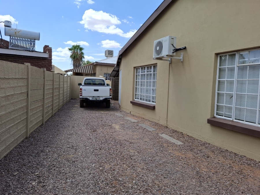 7 Bedroom Property for Sale in Middelpos Northern Cape